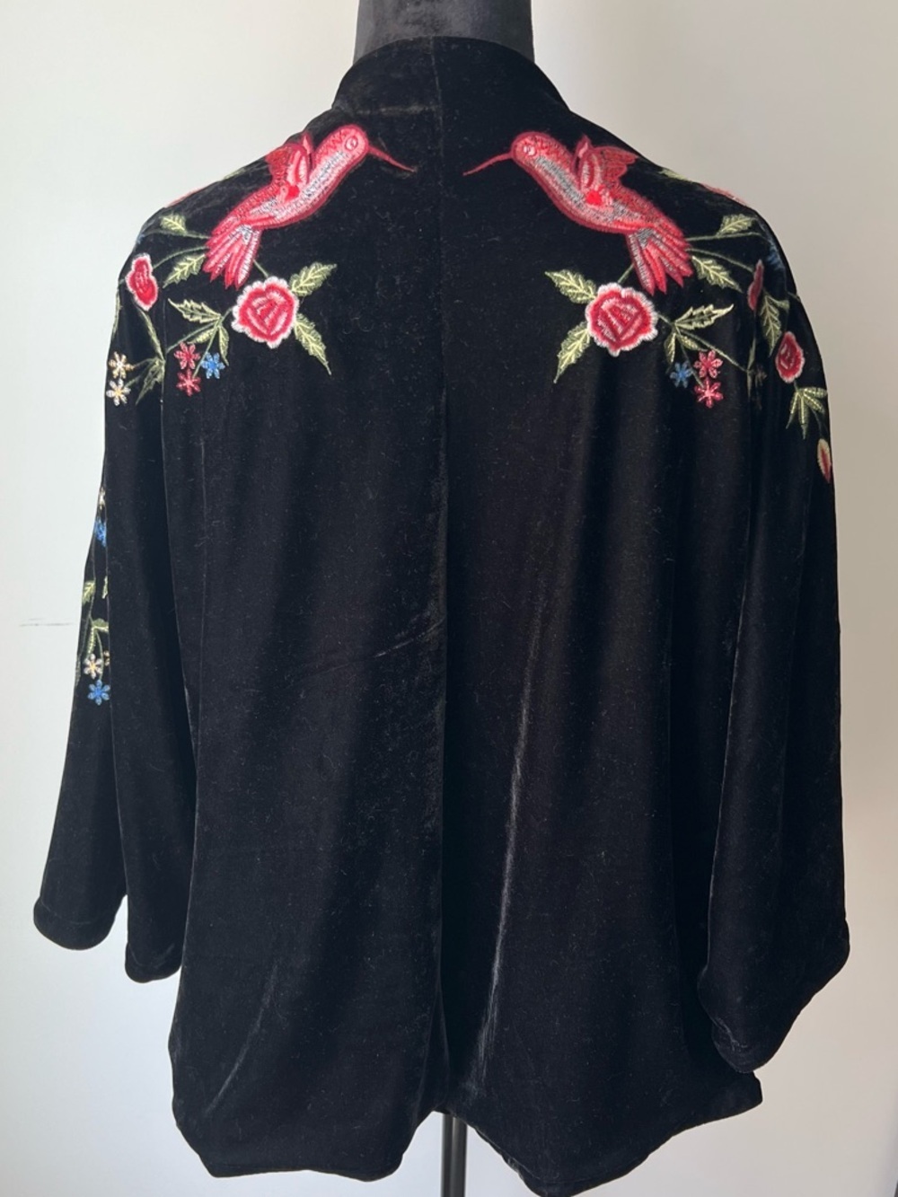 Embroidered Black Velvet Kimono with Red Hummingbird Motif - Picture 6 of 9